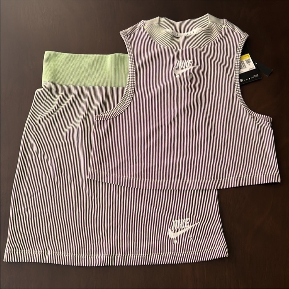 Nike slim ripped skirt set